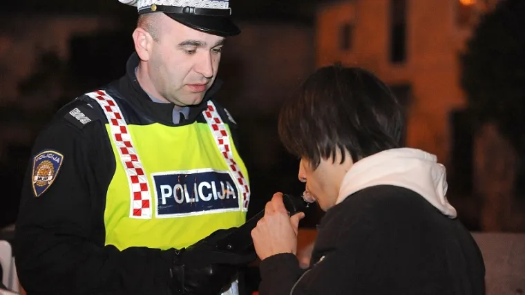Europska noć bez nesreća u Hrvatskoj: ekipa RTL-a noć provela u patroli s policijom