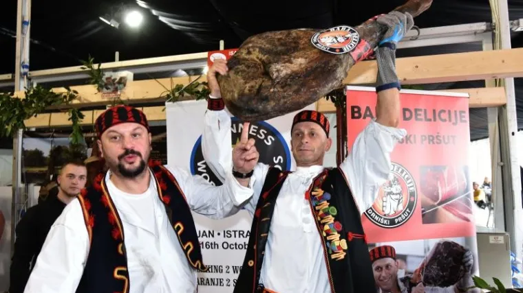 Pr&scaron;ut za Guinnessa ima 103,5 centimetra i 22,5 kilograma
