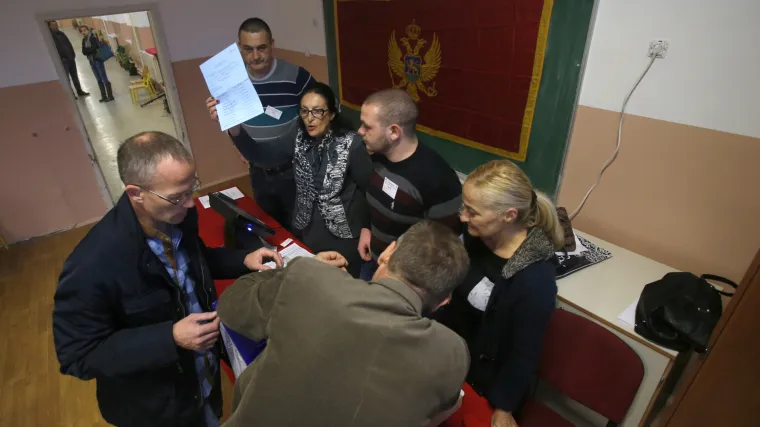 Otvorena birali&scaron;ta u Crnoj Gori: izbori su svojevrstan referendum za ili protiv NATO-a i EU-a