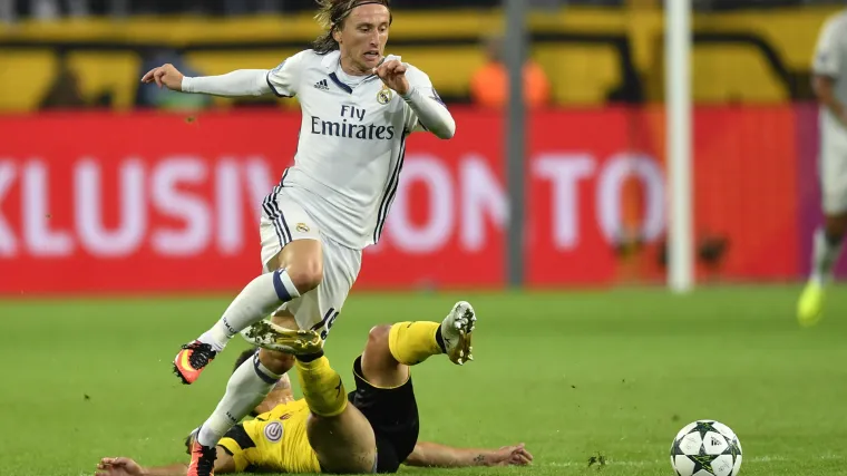 Real ovim potezom pokazao koliko mu Luka znači: Modrić potpisao novi ugovor s kraljevskim klubom