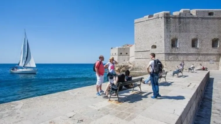 76-godi&scaron;nja legenda Porporele fenomenalno skače salto unatrag (VIDEO)