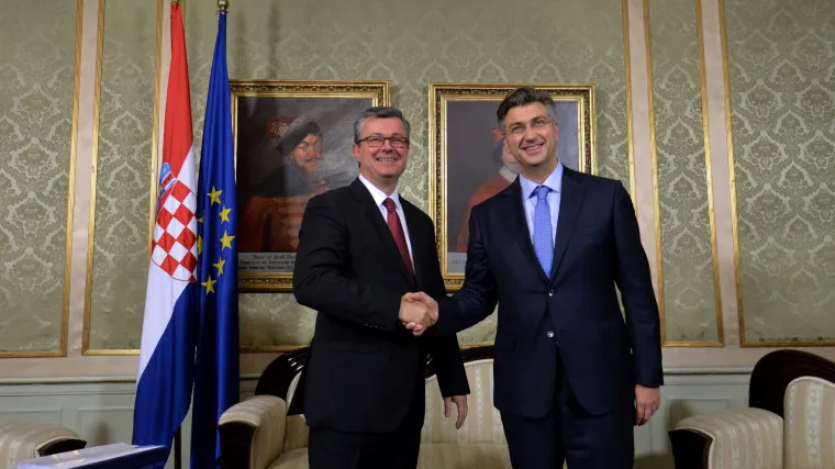 Plenković preuzeo dužnost premijera od Ore&scaron;kovića, biv&scaron;i premijer: 'Gdje god bio u životu, nastavit ću promovirati Hrvatsku'