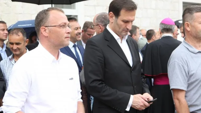 'Antisrpski ministri dobili su &scaron;ut-kartu'