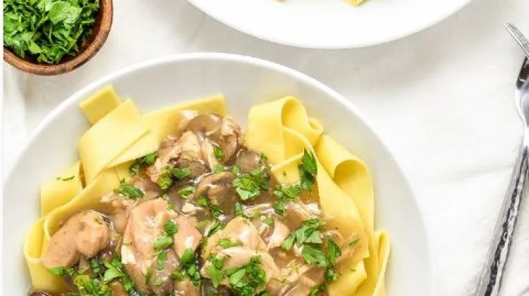 Brzinski ručak: &Scaron;iroki rezanci u finom umaku od piletine i gljiva