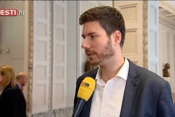Pernar obrazložio stanku: 'Priveli su naše zastupnike, radi se o političkoj represiji'