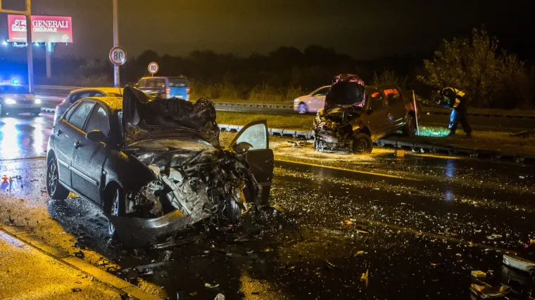 Te&scaron;ka prometna nesreća na zagrebačkoj Ljubljanskoj aveniji: sudarila se tri vozila, dvoje ozlijeđenih