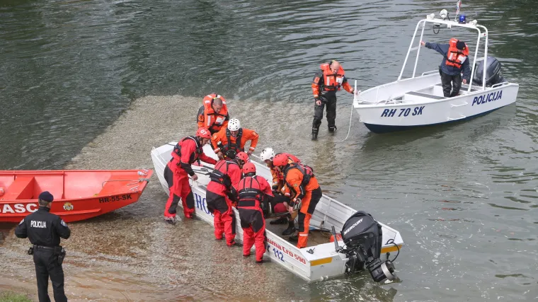 Spasioci iz 10 zemalja na Savi simuliraju spa&scaron;avanje i evakuaciju ugroženog stanovni&scaron;tva