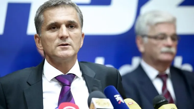 Izmakla mu neka ministarstva,samo zbog njega osnivaju novo?