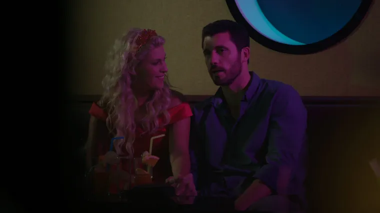 Petar i Ana provedu lijepi dan zajedno, nakon restorana izlaze u noćni klub (Zlatni dvori)