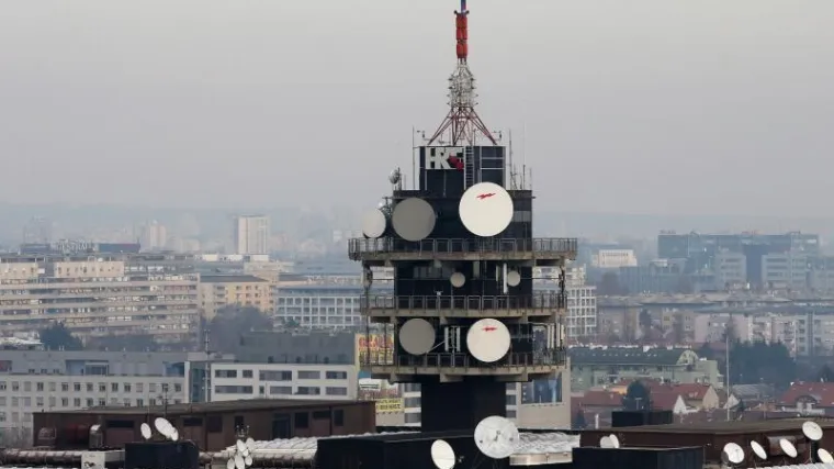 Rastrojeni mu&scaron;karac do&scaron;ao s bombom i prijetio da će se raznijeti!