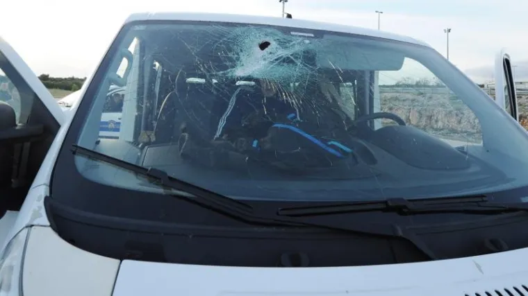 Kamenovali kolonu navijača Hajduka pred tunelom i onda pobjegli