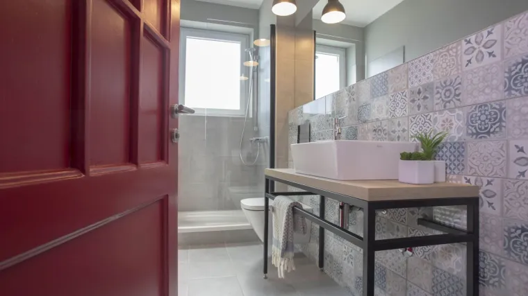 Opremanje uredske kupaonice od 5 kvadrata