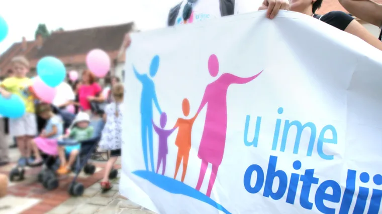 Na skupu udruge 'U ime obitelji' homoseksualnost izjednačili s - pedofilijom i zoofilijom