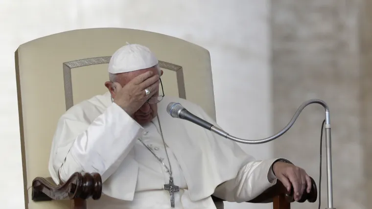 Papa Franjo: 'Na&scaron;e du&scaron;e su potresene brutalnim nasiljem u Iraku. Takva okrutnost tjera u plač'