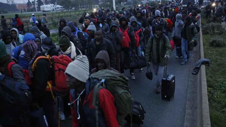 Evakuacija Džungle u Calaisu: zatvara se najveće migrantsko naselje u Francuskoj