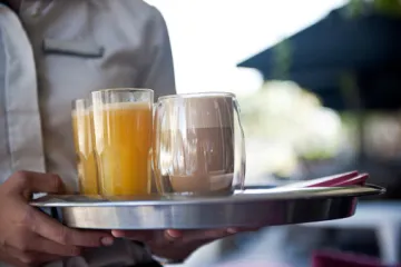 'Pala sam u nesvijest, a moj šef nije reagirao. Kad smo tražili plaću rekli su da će nam strgati ruke'