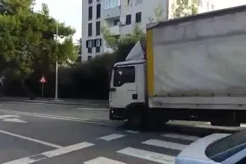 Dubrovnik: pješakinju na pješačkom prijelazu oborio kamion