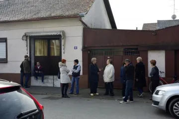 Oba muškarca zaklana odvijačem, vjeruje se da su ubojstva povezana