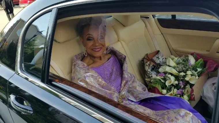 86-godi&scaron;nja Millie je mlada kakvu jo&scaron; nismo vidjele, a vjenčanica koju je sama dizajnirala najveći je hit na internetu