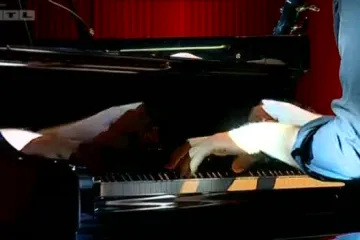 Iako je sin poznatog Clinta, Kyle Eastwood odlučio je ići svojim putem i posvetiti se glazbi