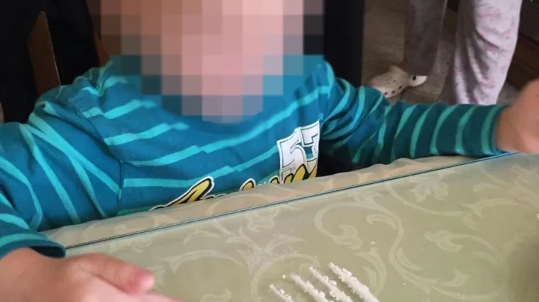 Biv&scaron;i muž Vinkovčanki poslao fotografiju njihovog 3-godi&scaron;njaka s kokainom!