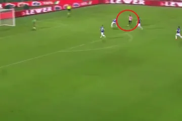 Poslao cijelu obranu po ćevape i zabio