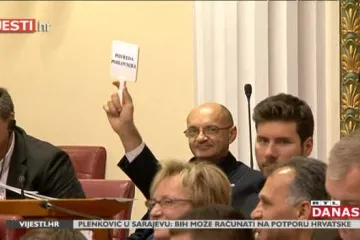 HDZ i SDP protiv Mostova prijedloga o novčanom kažnjavanju izostanka sa sjednica: svi se slažu da su već zaslužili produženi vikend