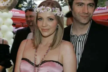 Najzvjezdaniji modni gafovi: provjerite tko je paradirao s dekolteima i krunicama, a tko se nije skidao iz ljubičaste