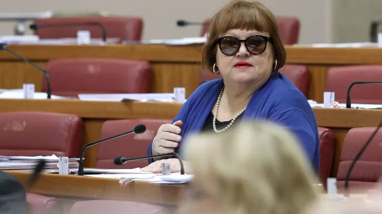 Anka Mrak-Tarita&scaron; prihvatila zezanciju na svoj račun i jo&scaron; jednom dokazala da je - mrak!