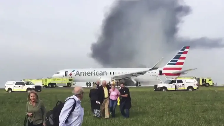 Izbjegnuta velika tragedija: zrakoplov American Airlinesa se zapalio tik pred polijetanje