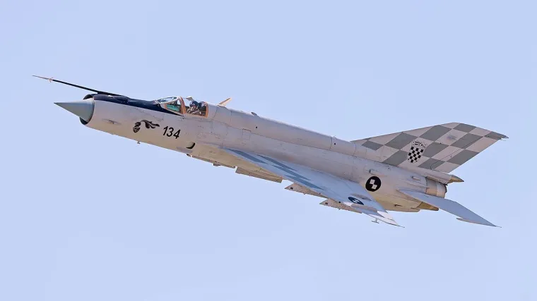 Hrvatski MIG-ovi nad Dalmacijom presreli Boeing 767 s kojim su Talijani izgubili vezu