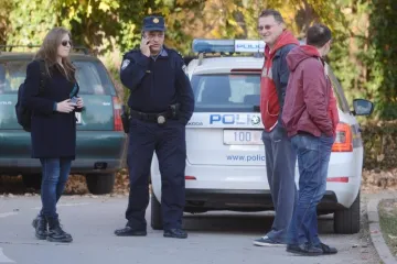 Prijavili performans paljenja svijeća za propala poduzeća pa ga opet morali pravdati