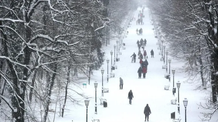 Jučer kupanje na Jadranu, danas se zabijelilo Sljeme: otkrivamo kada snijeg stiže u nizine