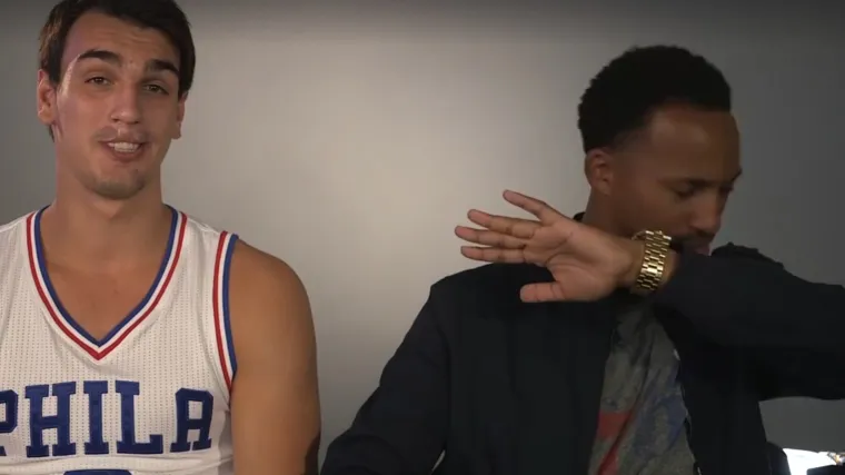 Dario &Scaron;arić voditelju otpjevao ultimativni dalamtinski hit: pogledajte njegovu reakciju