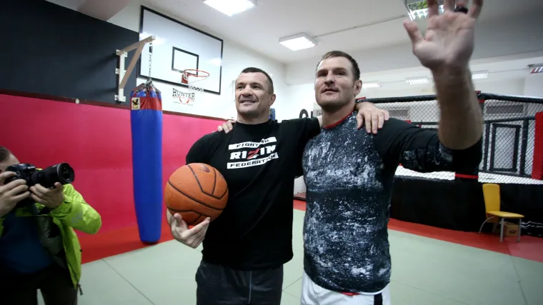 Kad udari junak na junaka: Cro Cop i Stipe Miočić zaigrali 'ko&scaron;aricu', a takav hakl jo&scaron; niste vidjeli!