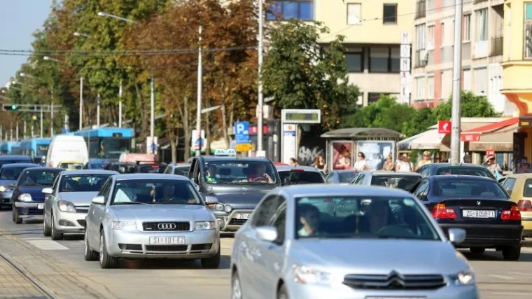 Bogatima koji zagađuju bit će lak&scaron;e, a većini će novi porez izbiti zadnju kunu iz džepa