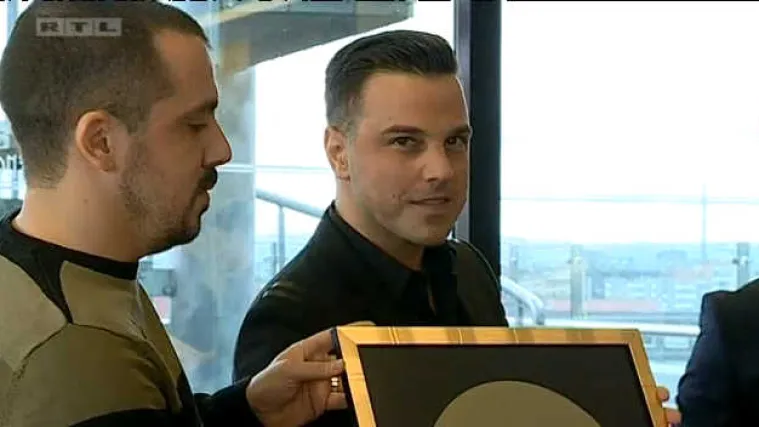 Polzatile se 'Usne varane': Ivan Zak dobio zlatnu ploču i otkrio nam ponešto o svom ljubavnom životu