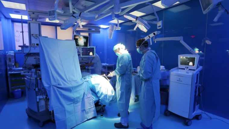 Za vrijeme operacije: pacijentica ispustila vjetar u krivo vrijeme i zapalila se laserom