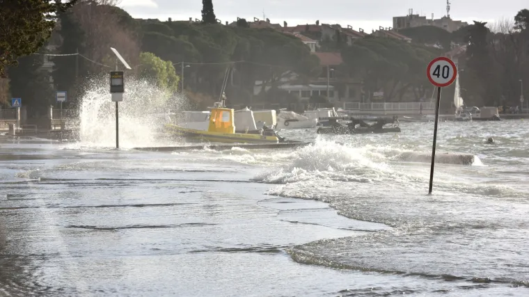 Meteoalarm izdao niz upozorenja zbog obilne ki&scaron;e i jakog vjetra, moguće su bujične poplave!
