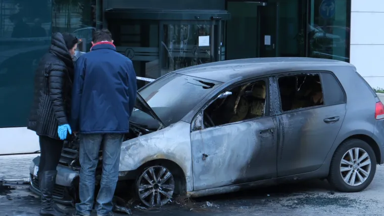 Tri noći za redom gore auti u Splitu: istražujemo jesu li misteriozna paljenja povezana