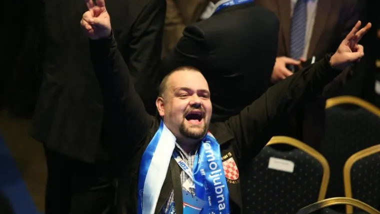 'Žao mi je što sam uplašio ljude, ali htio sam vratiti novac!'