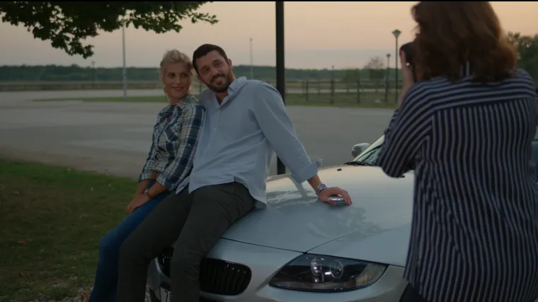 Kako bi pomogao Galovićima Petar odluči prodati auto (Zlatni dvori)