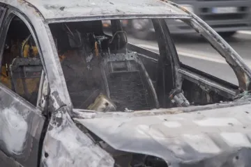 DRAMATIČNI PRIZORI NA AUTOCESTI: Automobil koji se ispriječio drugima na kolniku progutali plameni jezici