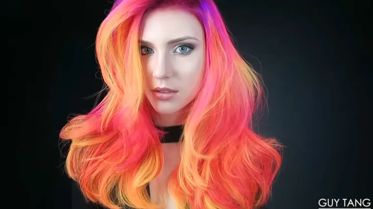 Kosa koja svijetli u mraku vjerojatno je jedan od najluđih trendova ove sezone