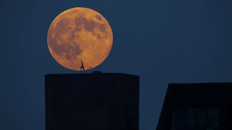 Noćno nebo osvijetlio najveći Supermjesec u posljednjih 70 godina!
