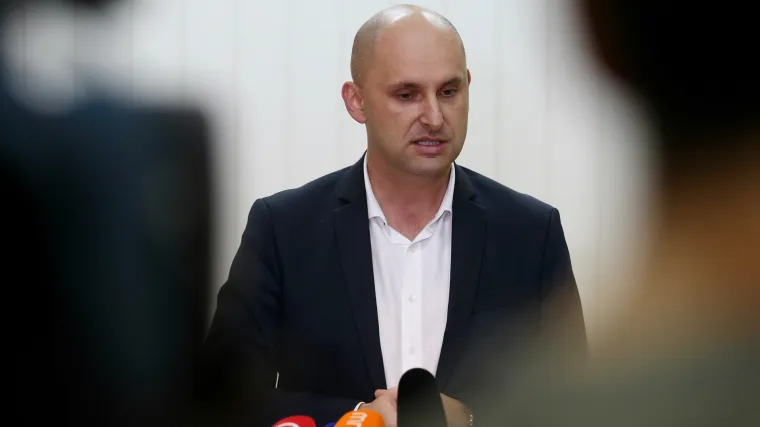 Tolu&scaron;ić traži odgovornost nadležnih zbog zaražene piletine: 'Javnost mora odmah biti obavije&scaron;tena'