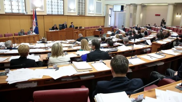 Sabor započeo stankom: 'U Ministarstvu je sastanak o kojem ovisi budućnost mljekarstva u Hrvatskoj'