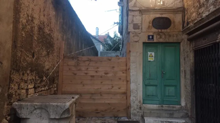 Očima građana: Uru&scaron;ava se zgrada u Ulici sv. Kr&scaron;evana u &Scaron;ibeniku