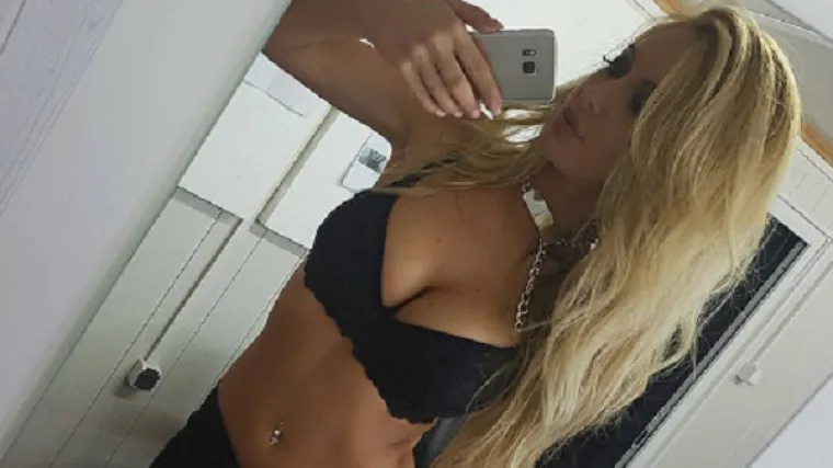 Lidija Bačić skinula majicu i grudima pozvala fanove da joj se pridruže...