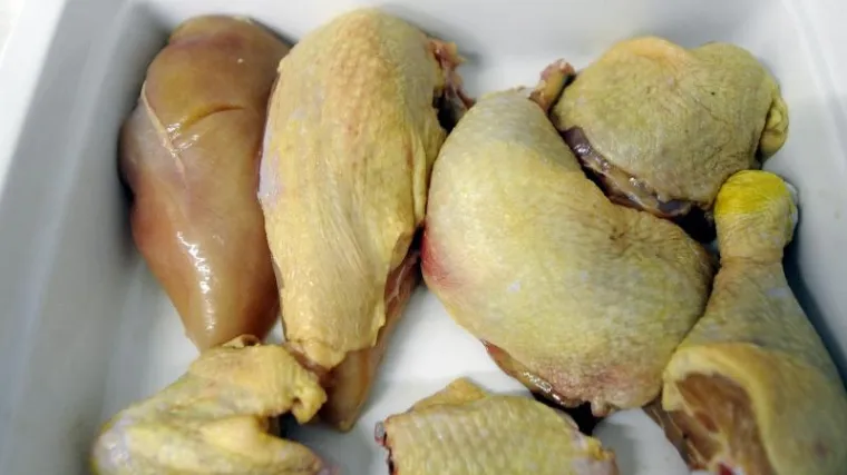 Ministarstvo objavilo koji je trgovački lanac prodavao piletinu zaraženu salmonelom